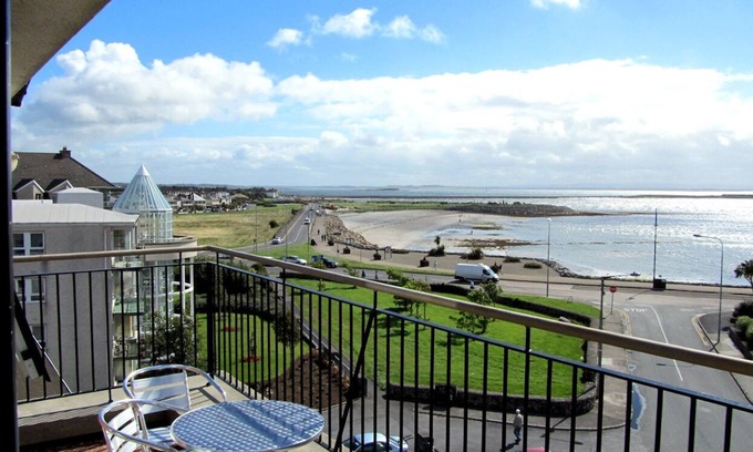 Galway Apartment | Comfortable, Modern, Luxury, Secure, Beachfront, Seafront, City Centre