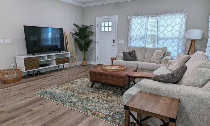 Panama City House | Comfortable, modern, spacious, pet-friendly home