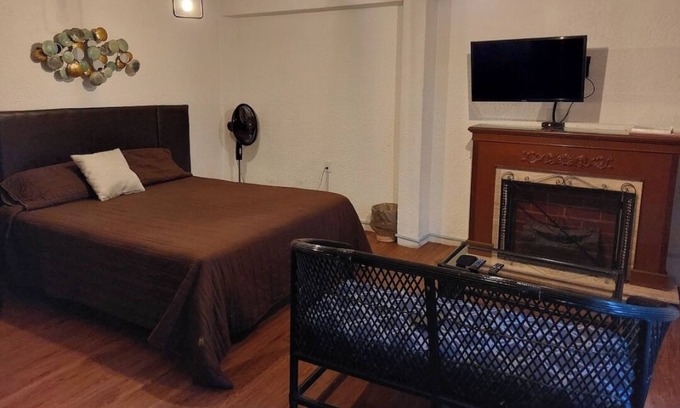 Miguel Hidalgo Apartment | Comfortable private studio in CDMX ¨La Luna¨.
