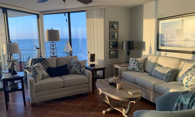 Garden City Condo | Comfortable, Pristine, Newly-Remodeled 3 Bed/3 Bath Condo on the Ocean