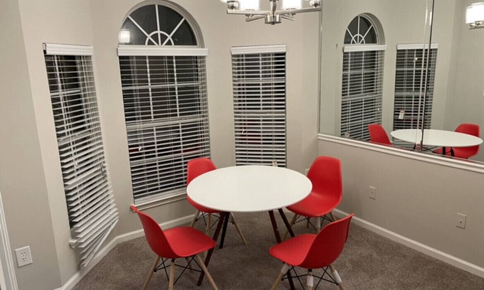 Atlanta Apartment | Comfortable & Quiet living in the Vinings area