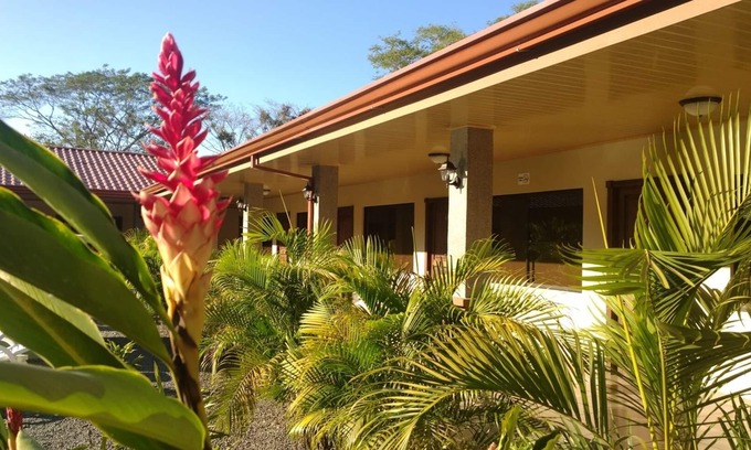 Tarcoles Hotel | Comfortable room with A/C Jacó Beach with pivate bathroom