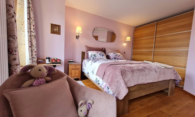 Pierrepont Bed & Breakfast | Comfortable room with private bathroom