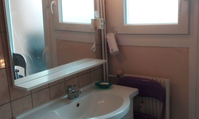 Ecrouves Apartment | Comfortable room with wifi, fan, auxiliary heating