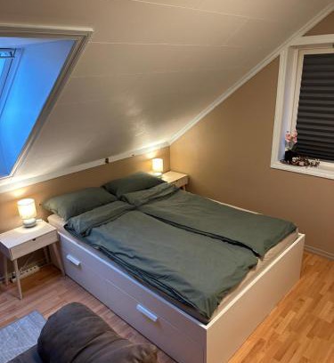 Osoyro House | Comfortable single room - double bed - private bathroom - Free parking - Shared kitchen - Bus stop and store 2 min walk