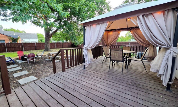 Dallas House | Comfortable #Staycay Close to Everything In Dallas
