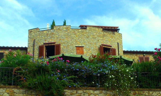 Giuncarico House | Comfortable stone village house in Giuncarico