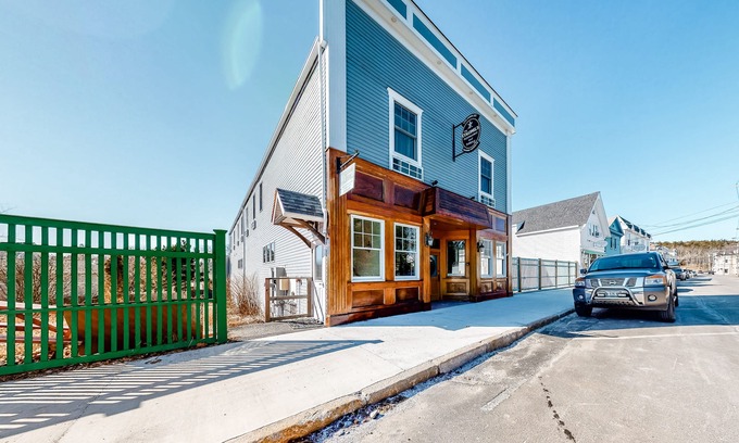 Northeast Harbor House | Comfortable Suite in Downtown Northeast Harbor w/WiFi & AC - Walk to the Water