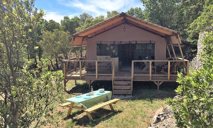 Lodeve Cabin | Comfortable tent, full nature on exceptional site, 10 mins from Lac Salagou