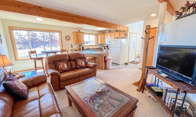 Red Lodge House | Comfortable Townhome - Mountain Views