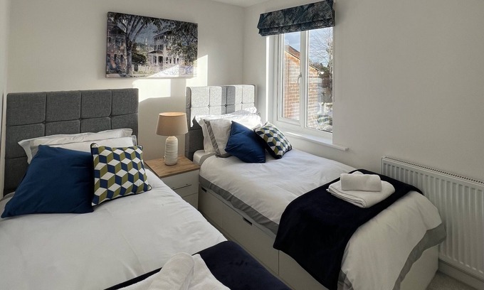 Swindon House | Comfortable two bed house - outskirts of Swindon