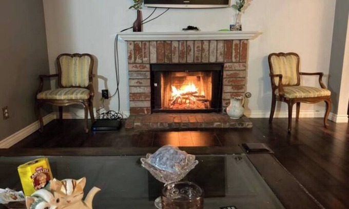 Rialto House | Comfortable two - bedroom suite