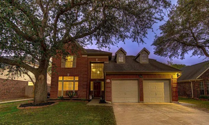 Barker House | Comfortable, Upscale House with a pool and spa!