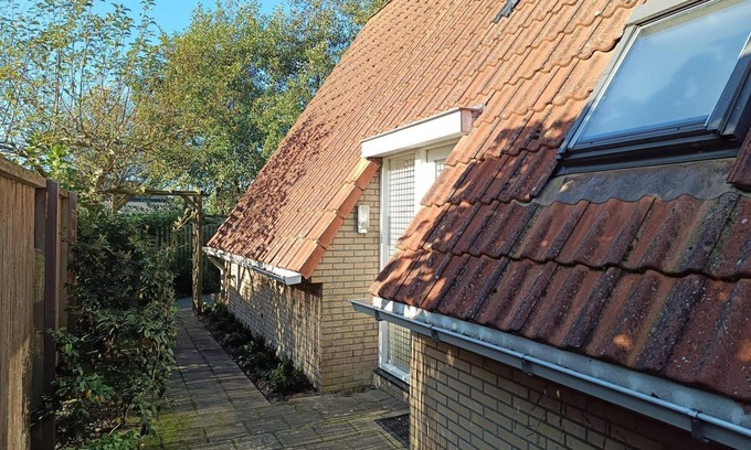 Burgerbrug House | Comfortable vacation home on a small park in Burgerbrug.