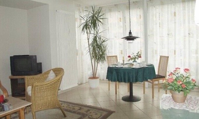 Freiburg im Breisgau Apartment | Comfortable, well-kept, bright 2 room apartment, parking and free WiFi