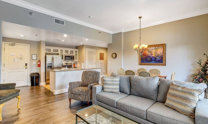 Lake Las Vegas Condo | COMFORTABLY ELEGANT 2 BR POOLSIDE CONDO IN MONTELAGO VILLAGE