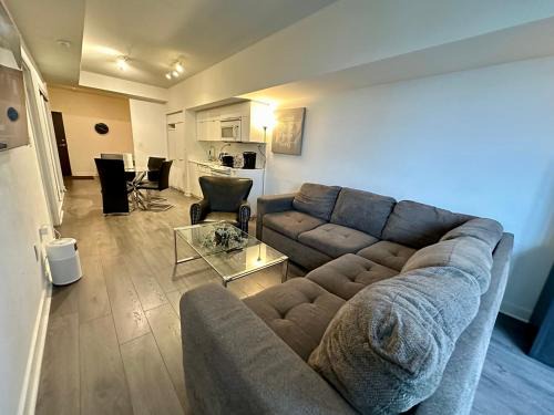 CityPlace Apartment | Comfy 1Bdrm den 2Baths with 3 real beds plus parking