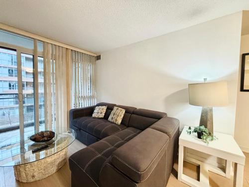 CityPlace Apartment | Comfy 1Bdrm plus Den 3 real beds