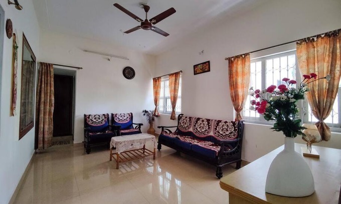 Bengaluru Apartment | Comfy 2-bedroom House in Sanjaynagar, Bengaluru