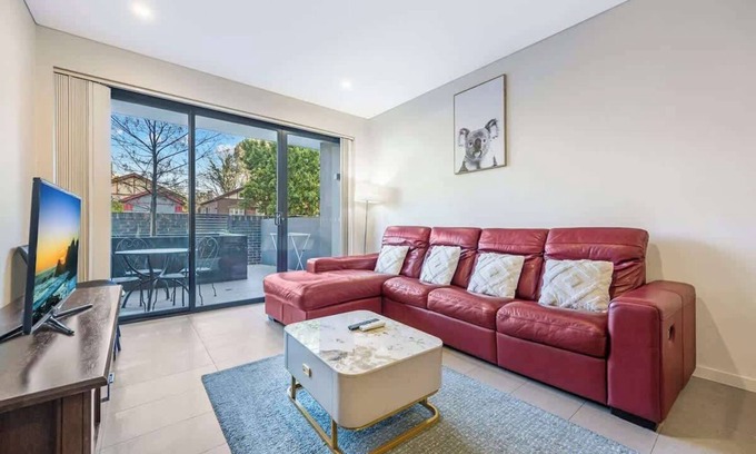Homebush Apartment | Comfy 3 bed near DFO, Sydney Olympic Park