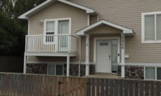 South Lethbridge Condo | Comfy 3 bedroom apartment in South Lethbridge #2