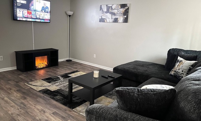 Woodfield House | Comfy 3-bedroom townhome near Fort Jackson & USC.