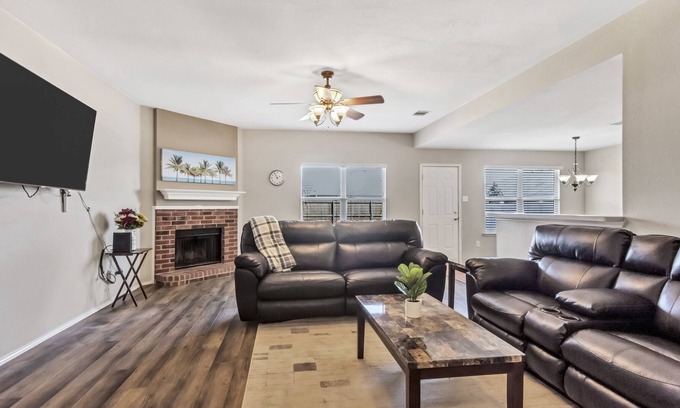 Royse City House | Comfy 3B-2BR House Close to the Lake & Rockwall!