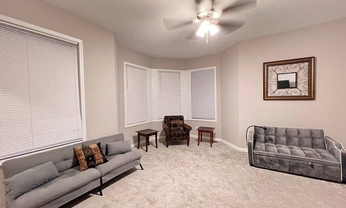 Mount Clemens House | Comfy 4-bedroom house in Mount Clemens