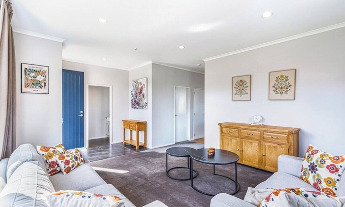 Greenlane - Ellerslie House | Comfy 4BR Stonefields Home w/Mt. Wellington Views