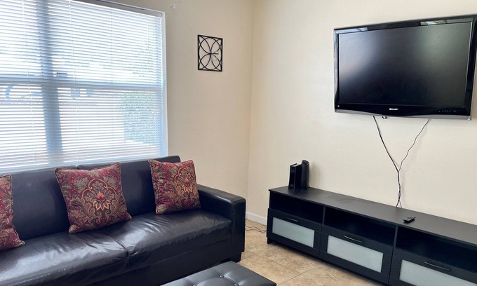 Orlando House | Comfy and convenient Two-bedroom home in Orlando
