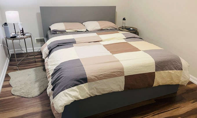 Kitchener House | Comfy and cozy place centrally located in Kitchener close to various amenities