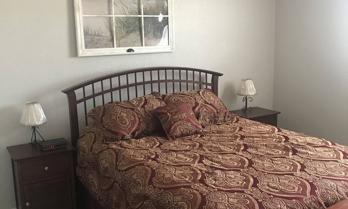 Biggs Field Condo | COMFY AND HOMEY CONDO OFF I 10