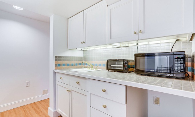 Miller Park Apartment | Comfy and Spacious Studio: 2 Mi to Downtown!