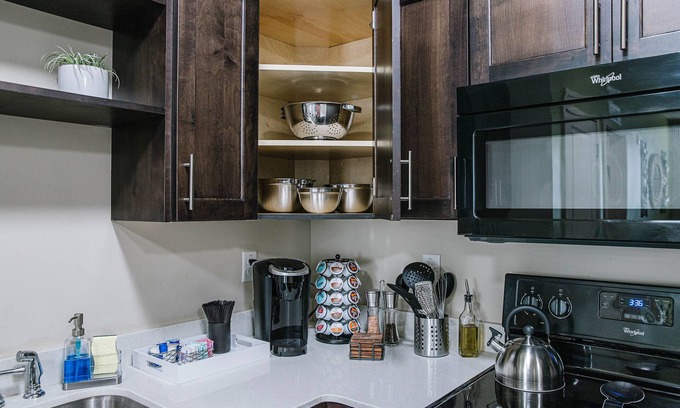 Orem Apartment | ⭐Comfy Apartment ⭐Near BYU | UVU⭐ King beds ⭐4K HD TVs ⭐ Fast Wi-Fi