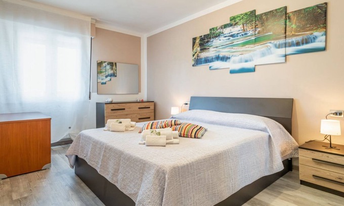 Luni Mare Apartment | Comfy Apartment x4 - w/Terrace & Private Parking