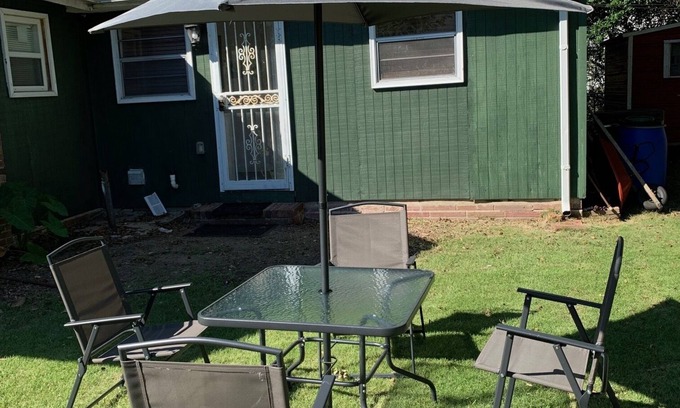 Tuskegee House | Comfy Bedroom near Auburn w/private bath & entry