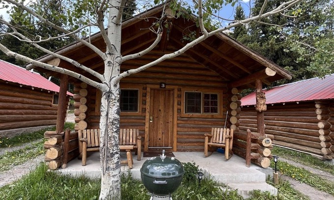 Cooke City-Silver Gate Cabin | Comfy cabin is situated on the Silver Gate property which overlooks 10,000ft tall mountain peaks surrounding the town.