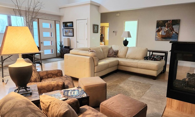 Spearfish House | Comfy & Convenient Rally Rental - 5 minutes to Downtown Spearfish!