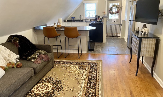 River Forest House | Comfy Cozy 2BR Home Away from Home