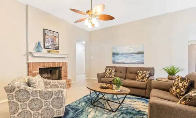 Garland House | Comfy & Cozy 4 Bedroom Retreat