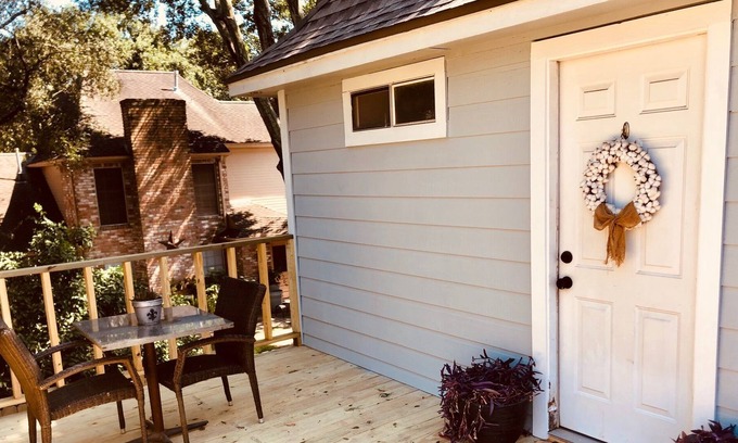 Houston Apartment | *Comfy Cozy* above garage apt w/private patio-NW Houston