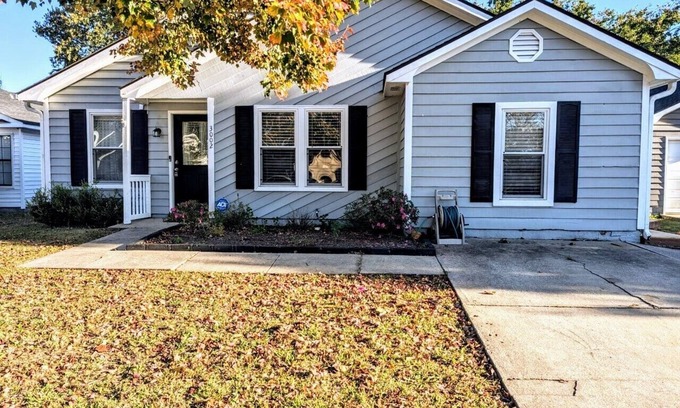 Jacksonville House | Comfy, Cozy, & Chic! - 3bed 2bath home in Jacksonville, NC