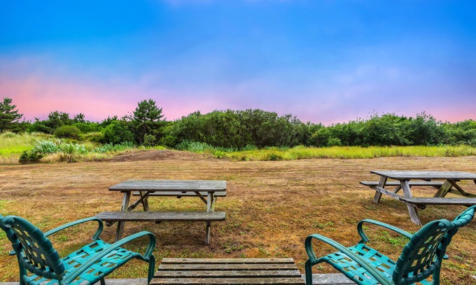 Ocean Shores Condo | Comfy Cozy Condo Close to Surf & Town Center