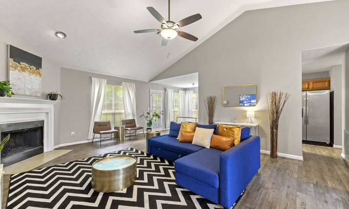 Ellenwood House | Comfy, cozy & feels like home. Less than 15 minutes to intl. airport!
