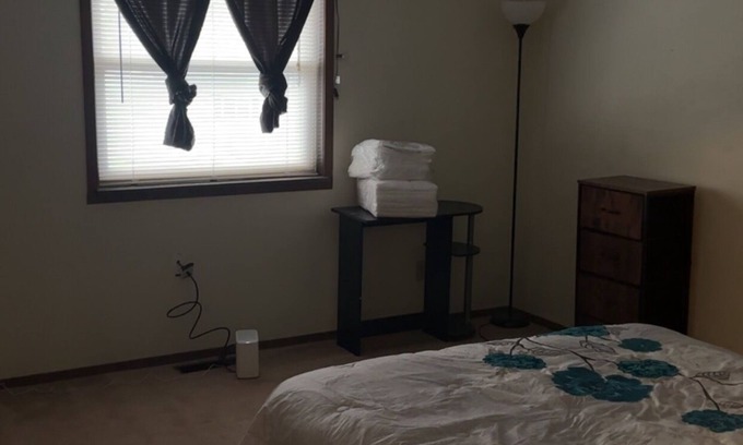 Champaign House | Comfy Cozy Safe Townhome