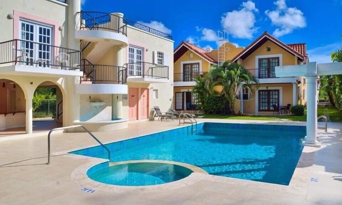 Bridgetown Apartment | Comfy Cozy Studio Apt#9 with Pool on South Coast near Accra Beach