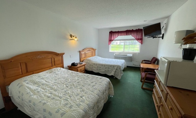 Renault Bed & Breakfast | Comfy Double Full Basic Room with Free Breakfast!