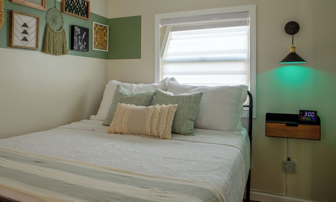 St. Petersburg - Clearwater Apartment | Comfy Guest House in St Pete