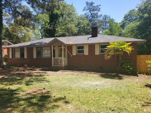 Woodfield House | Comfy Home in a Great Location!