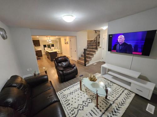 Regina Villa | Comfy Home in Harbour Landing - Regina